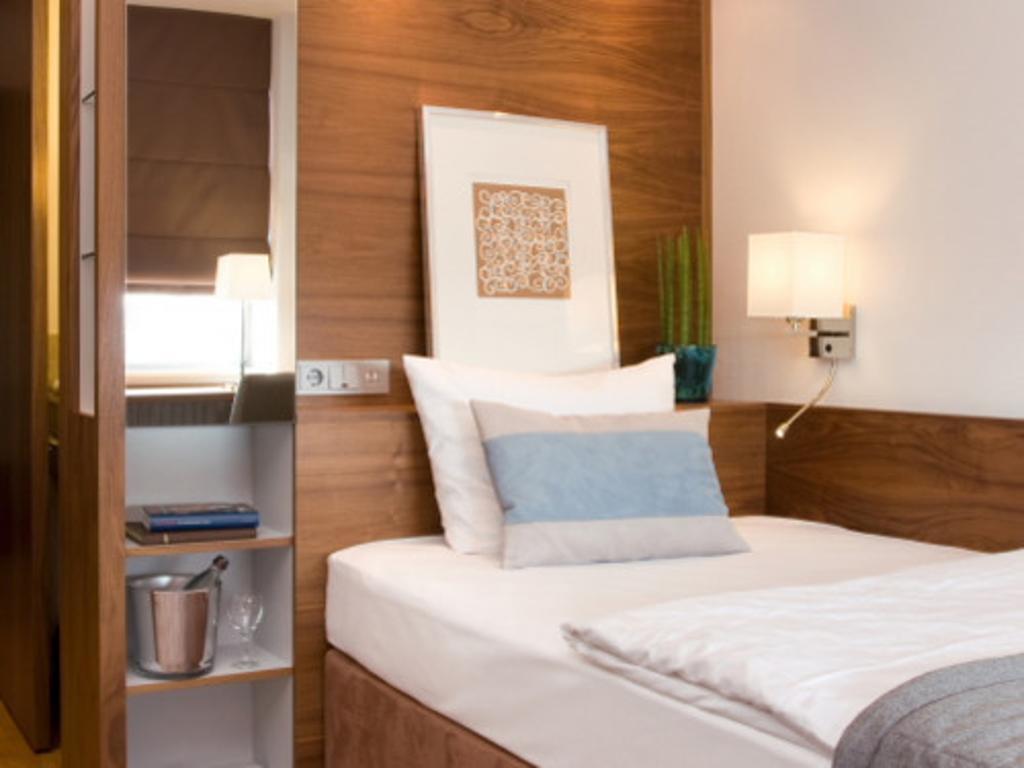 Golden Tulip Berlin Hotel Hamburg Rum bild